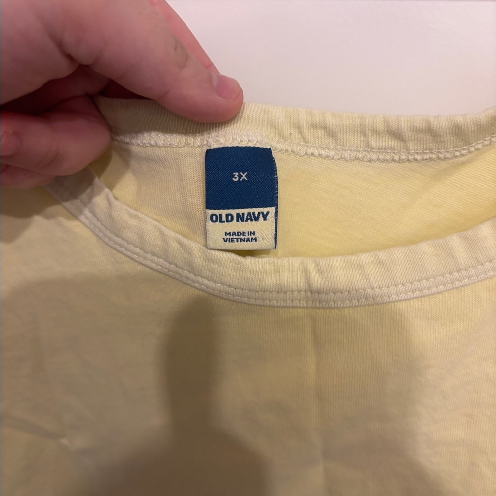 Old Navy Light Yellow Scoop Neck Tank Top - Picture 2 of 4